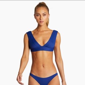 Vitamin A Magnolia V NeckLike New